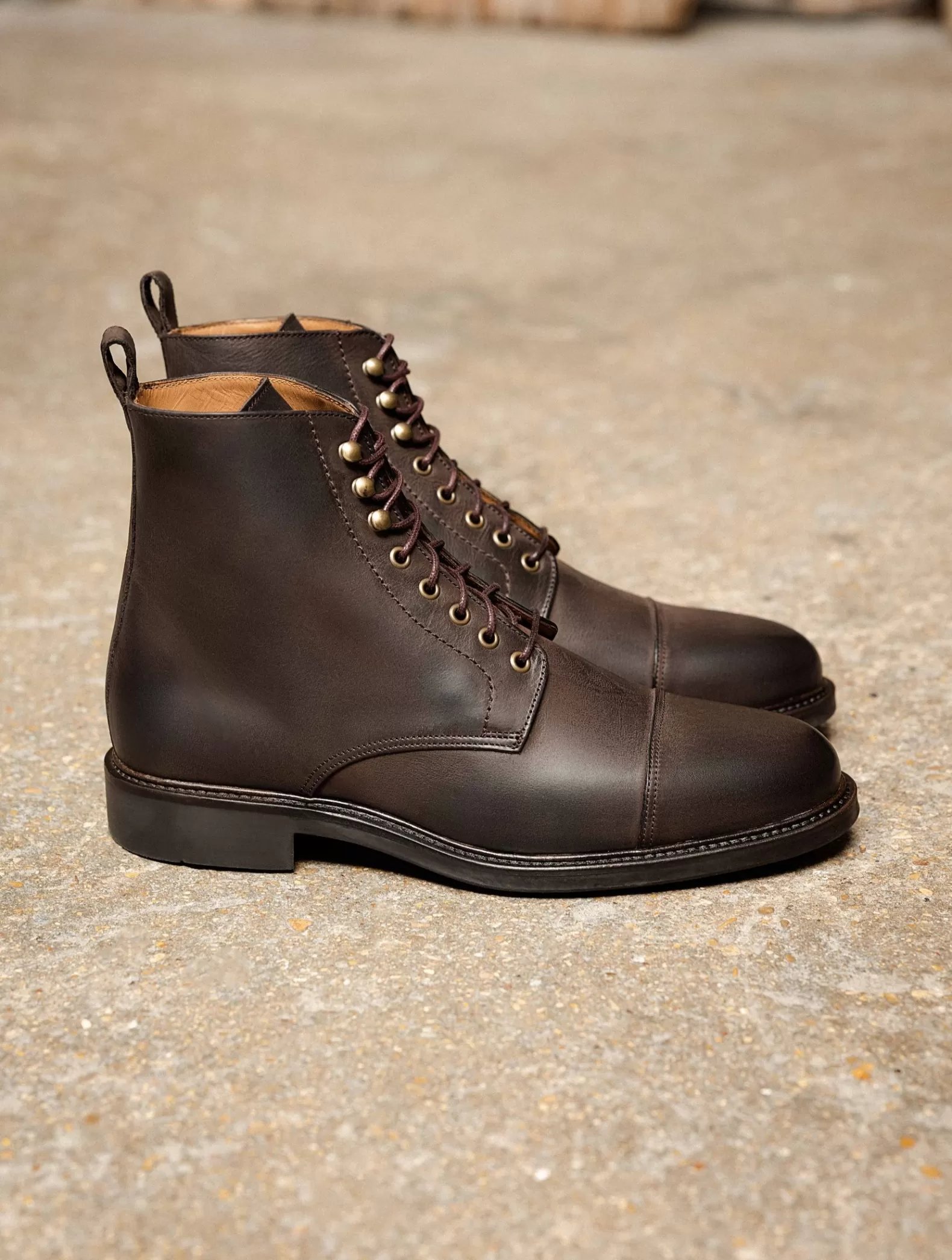 Bobbies Harper Yack Shop