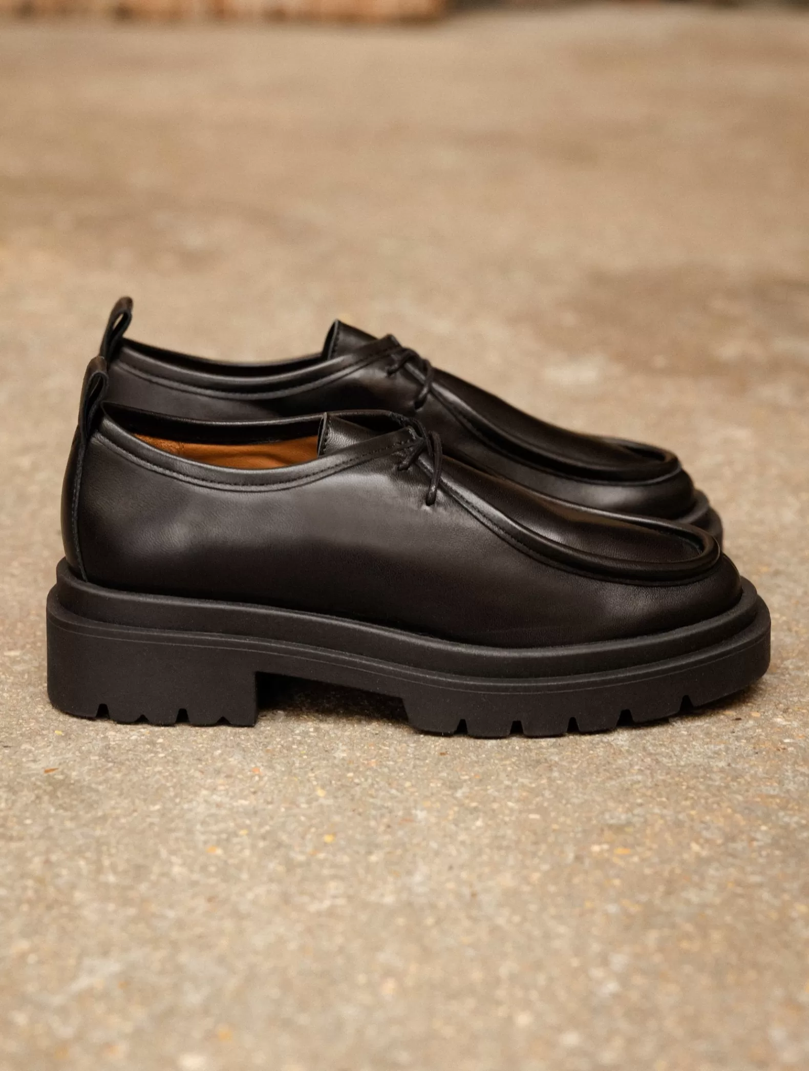 Bobbies Noreen Noir Passion Outlet